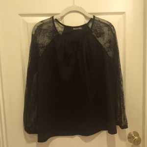 💐 Urban Mix Lace Long Sleeve Keyhole Top